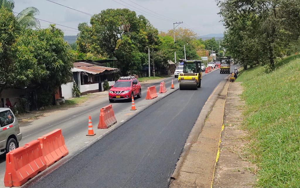 ANI inició obras para el tercer carril en la vía Bogotá – Girardot ANI inició obras para el tercer carril en la vía Bogotá – Girardot