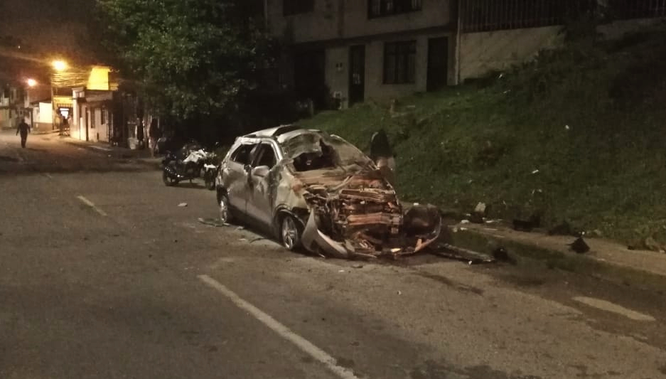 Una joven falleció y cinco lesionados tras violento accidente de tránsito en la calle 37 de Ibagué Una joven falleció y cinco lesionados tras violento accidente de tránsito en la calle 37 de Ibagué