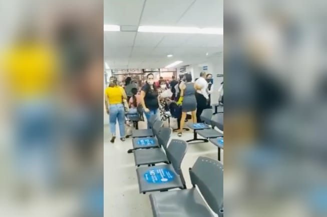 Usuario de Medimás se salió de control y atacó a varias personas en sede administrativa de Ibagué Usuario de Medimás se salió de control y atacó a varias personas en sede administrativa de Ibagué