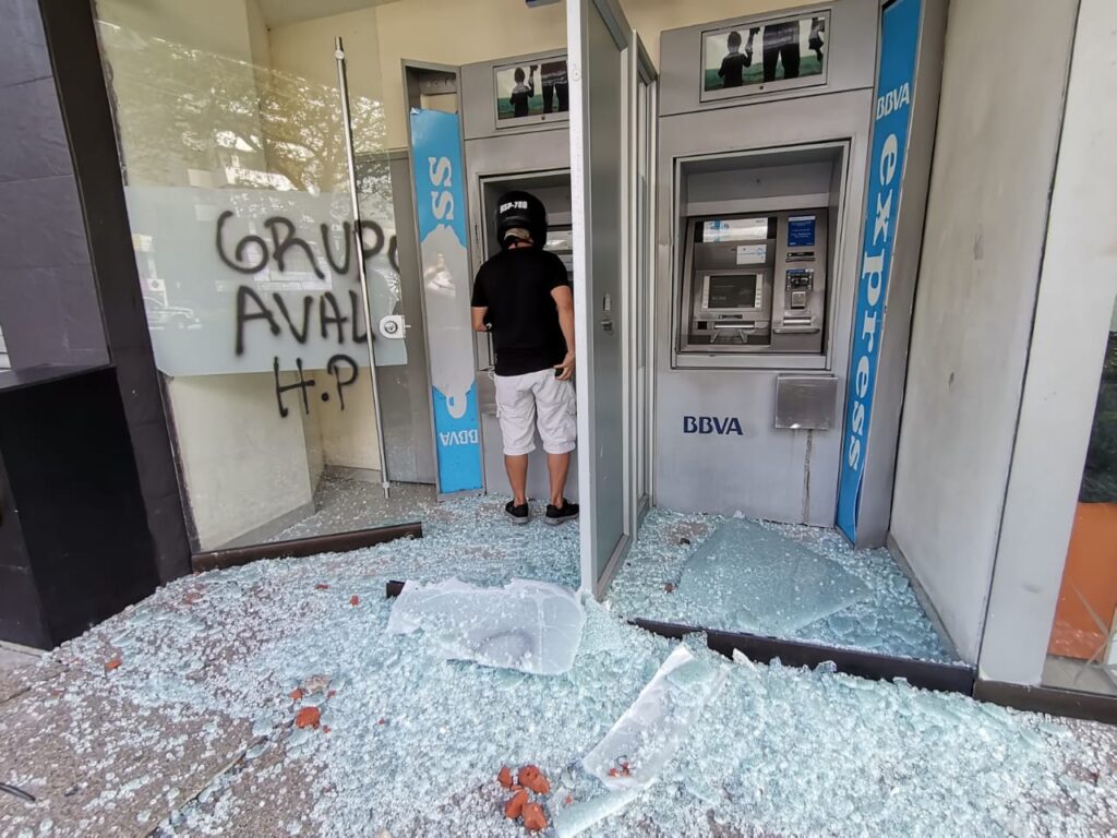 Millonarias pérdidas materiales dejan actos vandálicos en Ibagué Millonarias pérdidas materiales dejan actos vandálicos en Ibagué