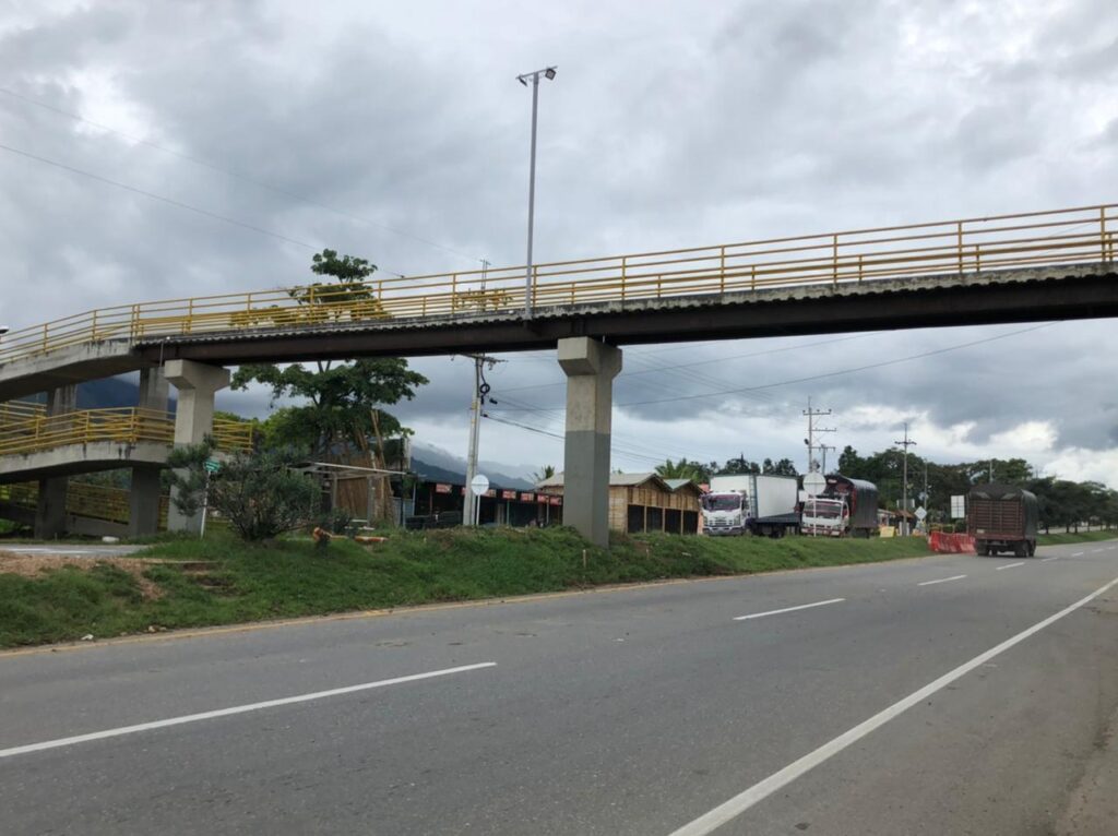 Habrá cierres y contraflujos en la vía Bogotá – Girardot por desmonte de puente peatonal Habrá cierres y contraflujos en la vía Bogotá – Girardot por desmonte de puente peatonal