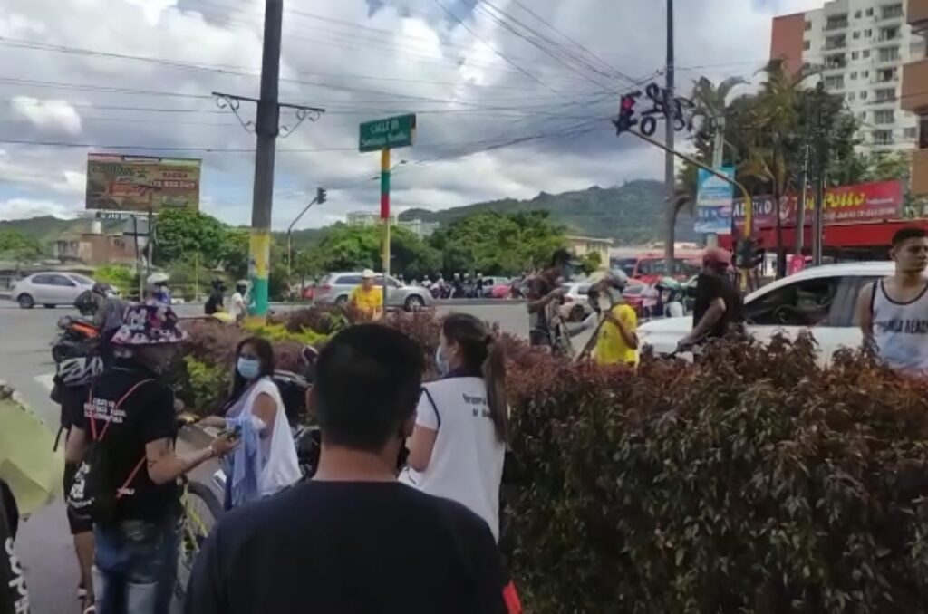 Dos jóvenes que bloquearon la calle 60 este fin de semana violaron detención domiciliaria Dos jóvenes que bloquearon la calle 60 este fin de semana violaron detención domiciliaria