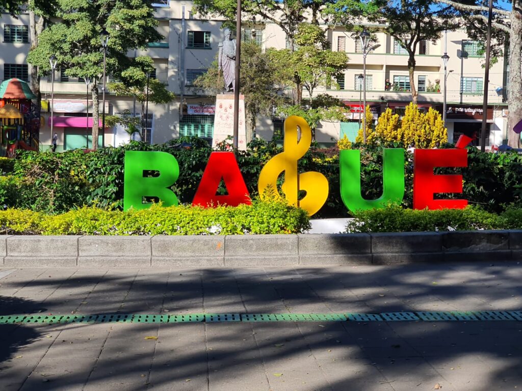 Instalaron nuevo aviso de Ibagué en la Plaza de Bolívar, pero falta la I