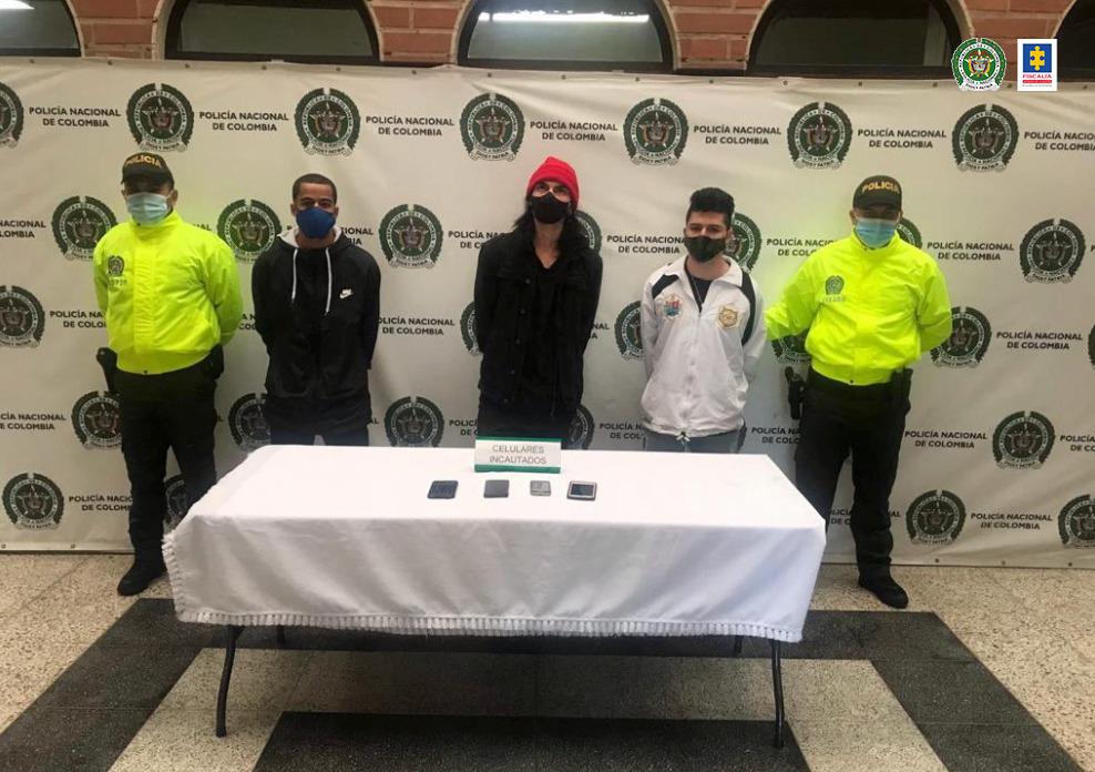 Capturan a cinco presuntos integrantes de la primera línea en Medellín Capturan a cinco presuntos integrantes de la primera línea en Medellín