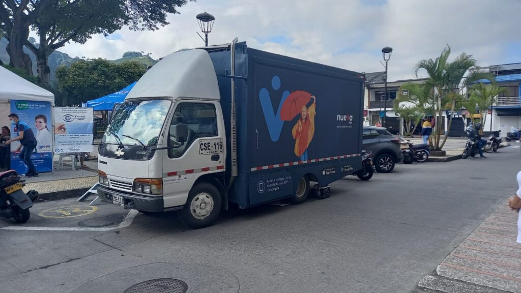 La estrategia de la Nueva EPS para llevar vacunas contra el COVID-19 a los barrios de Ibagué La estrategia de la Nueva EPS para llevar vacunas contra el COVID-19 a los barrios de Ibagué