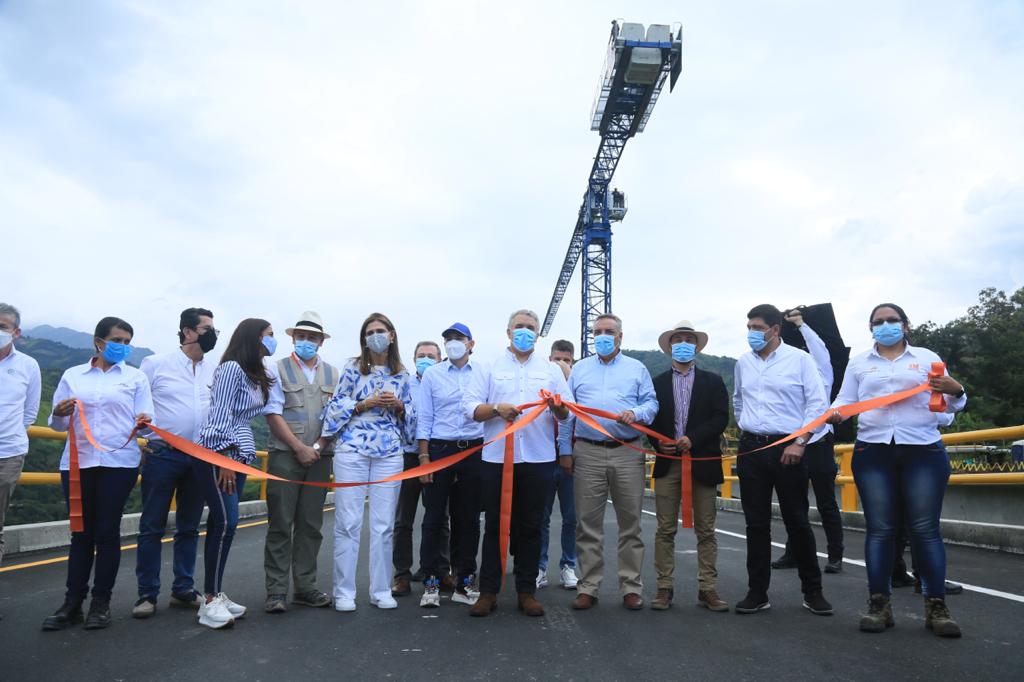 Gobierno Nacional entregó 15 kilómetros de segunda calzada en la vía Ibagué – Cajamarca Gobierno Nacional entregó 15 kilómetros de segunda calzada en la vía Ibagué – Cajamarca