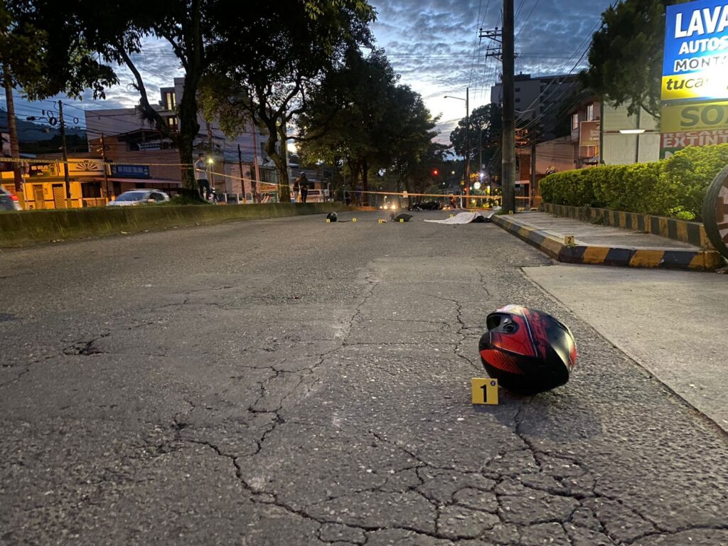 Un motociclista falleció y otro quedó gravemente herido por accidente en la calle 64 con Ambalá