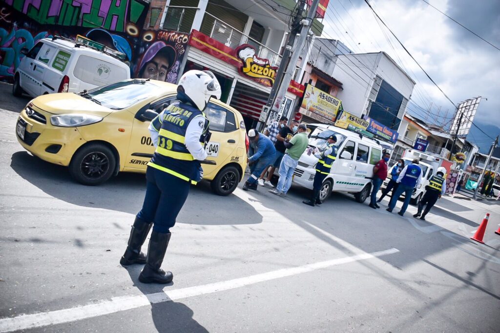 Más de 50 comparendos impuestos a conductores durante el Día sin carro y sin moto en Ibagué