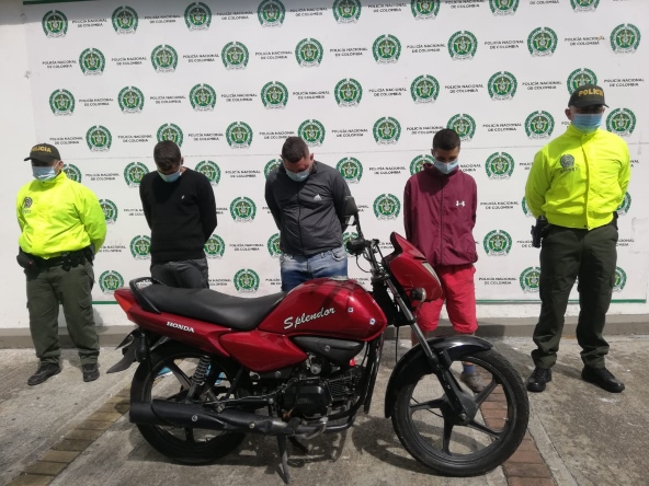 Capturaron a la banda de atracadores “Los Splendor” que robaron cerca de $80 millones en Ibagué Capturaron a la banda de atracadores “Los Splendor” que robaron cerca de $80 millones en Ibagué