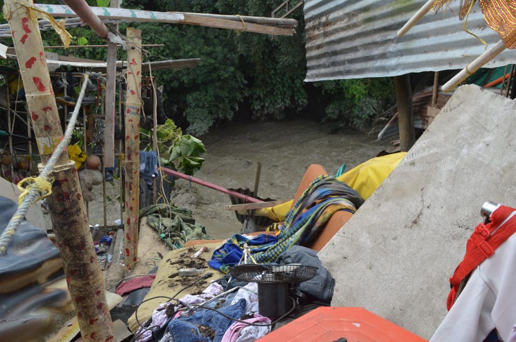 Confirman 50 viviendas destruidas por la emergencia en el río del Cañón del Combeima Confirman 50 viviendas destruidas por la emergencia en el río del Cañón del Combeima