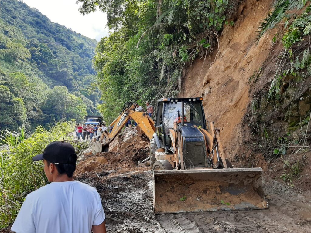 Habilitan paso vehicular en la vía Playarrica – Rovira Habilitan paso vehicular en la vía Playarrica – Rovira