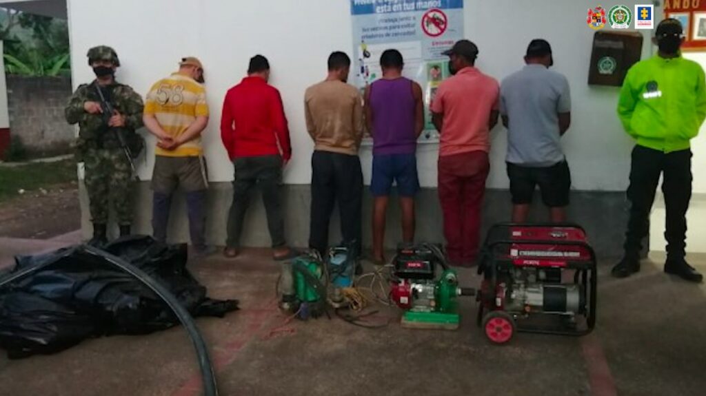 Por explotar ilícitamente una mina en Chaparral, Fiscalía imputó a cinco personas Por explotar ilícitamente una mina en Chaparral, Fiscalía imputó a cinco personas