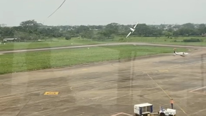 Accidente aéreo en Villavicencio: avión de la Policía se salió de la vía en pleno aterrizaje Accidente aéreo en Villavicencio: avión de la Policía se salió de la vía en pleno aterrizaje