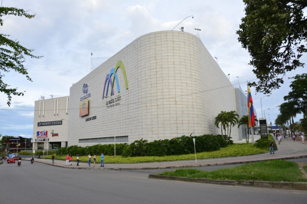 Denuncian que falsos funcionarios públicos engañan a niños para robarles sus pertenencias Denuncian que falsos funcionarios públicos engañan a niños para robarles sus pertenencias