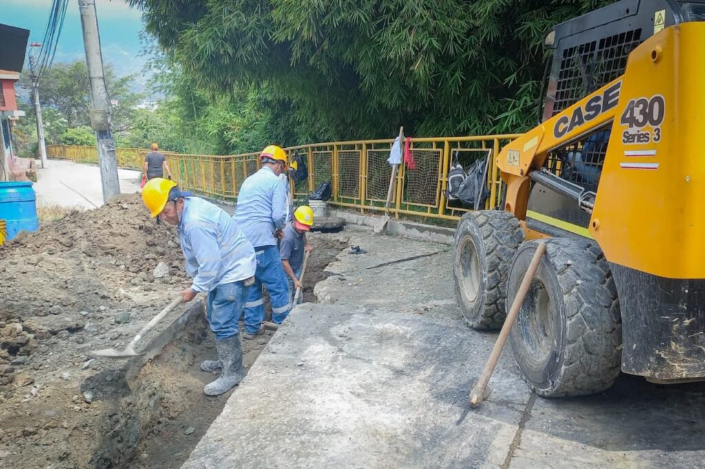 Ibal repuso redes de acueducto y alcantarillado en dos barrios del sur de Ibagué