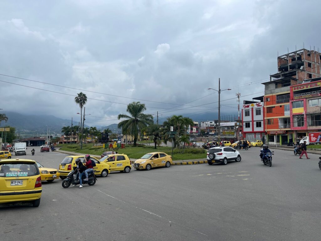 Logran acuerdo y se levanta el bloqueo de vías en Ibagué Logran acuerdo y se levanta el bloqueo de vías en Ibagué
