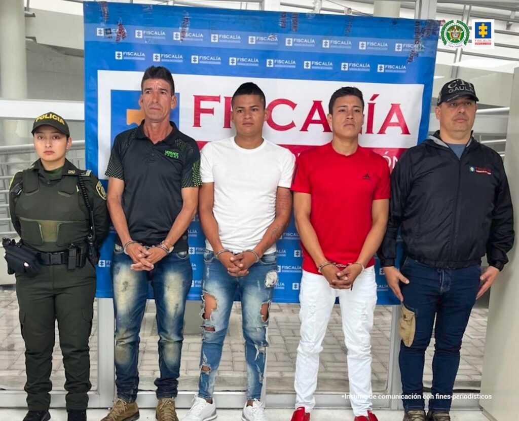 Cárcel para tres hombres señalados de crear perfiles falsos en redes sociales para extorsionar en el Tolima Cárcel para tres hombres señalados de crear perfiles falsos en redes sociales para extorsionar en el Tolima