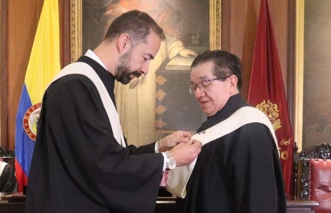Universidad del Rosario condecora al exministro Fernando Ruiz, a la exdirectora del INS Martha Ospina y al cirujano Juan Umaña Universidad del Rosario condecora al exministro Fernando Ruiz, a la exdirectora del INS Martha Ospina y al cirujano Juan Umaña