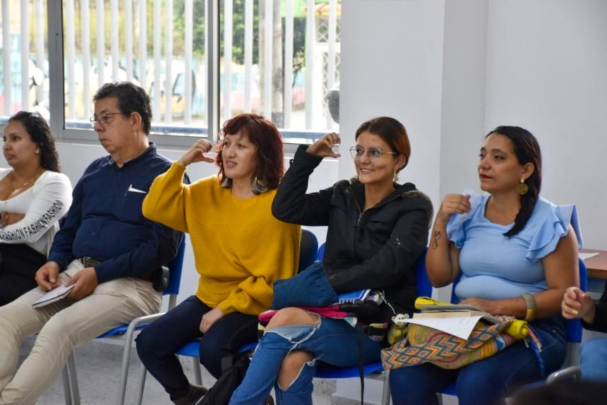 ¿Quiere aprender lengua de señas? En la sede ITSOR puede hacerlo