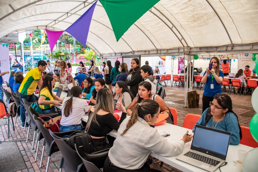 ¿Está buscando trabajo? Participe en la Feria Expo Empleo del Sena