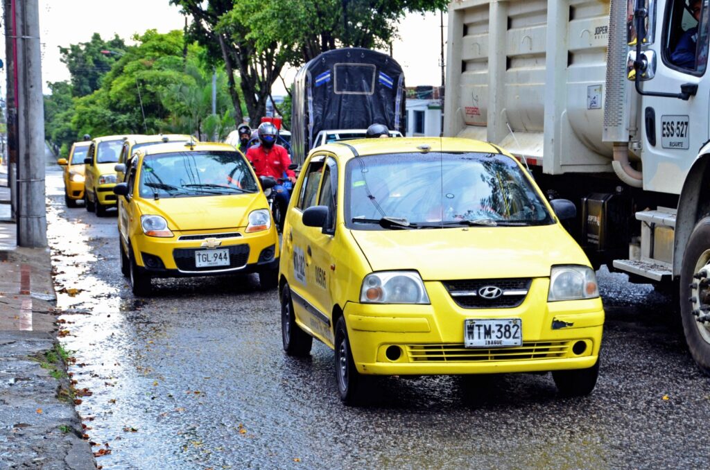 Suspendida temporalmente la medida de ‘pico y placa’ para taxistas Suspendida temporalmente la medida de ‘pico y placa’ para taxistas