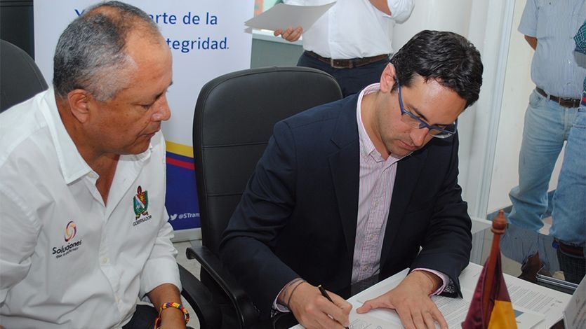 Barreto suscribió pacto de transparencia con el Zar Anticorrupción Barreto suscribió pacto de transparencia con el Zar Anticorrupción