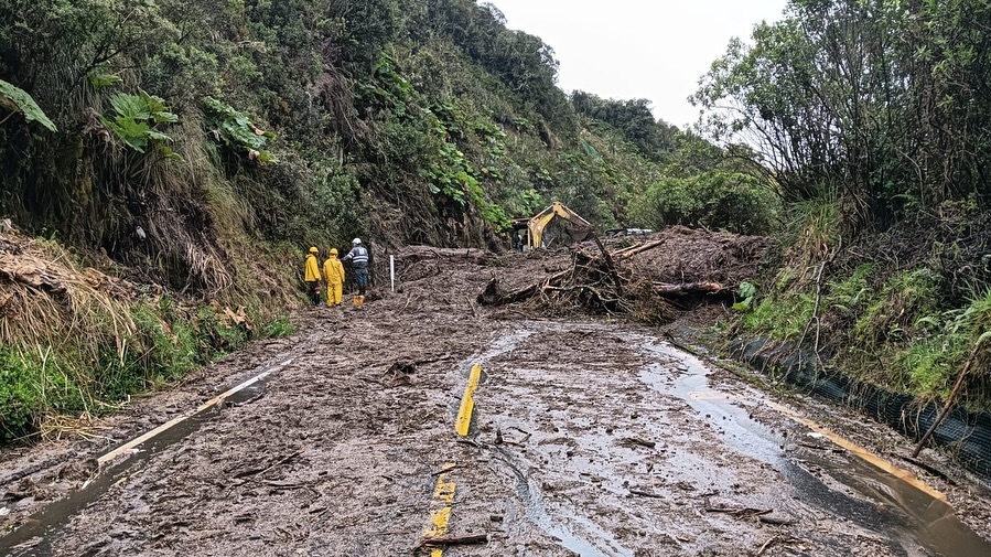 Derrumbes provocan cierre de la vía Murillo – Manizales Derrumbes provocan cierre de la vía Murillo – Manizales