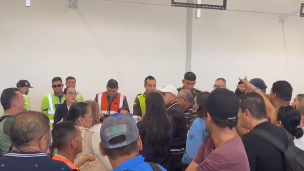 Molestia en el Aeropuerto Perales por cancelación de vuelo de Avianca Molestia en el Aeropuerto Perales por cancelación de vuelo de Avianca
