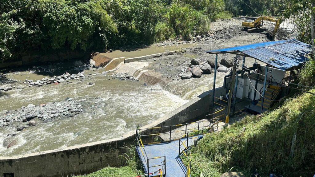 Ibal reactivó la captación de agua en el río Combeima Ibal reactivó la captación de agua en el río Combeima