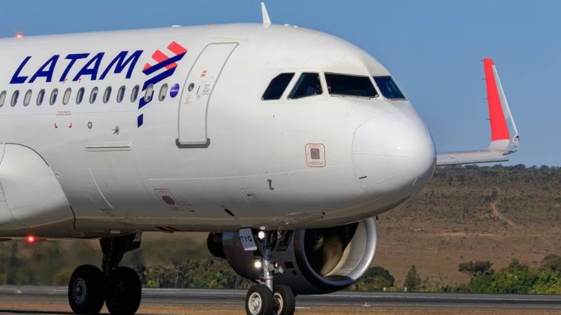 Latam cambia condiciones para viajar con perros de apoyo emocional Latam cambia condiciones para viajar con perros de apoyo emocional