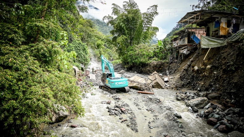 Retiraron restos del puente Pico de Oro y evalúan construir uno nuevo Retiraron restos del puente Pico de Oro y evalúan construir uno nuevo