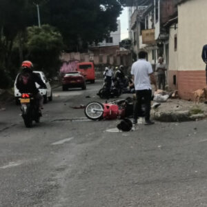 Violento choque dejó a un hombre fallecido en la avenida Guabinal