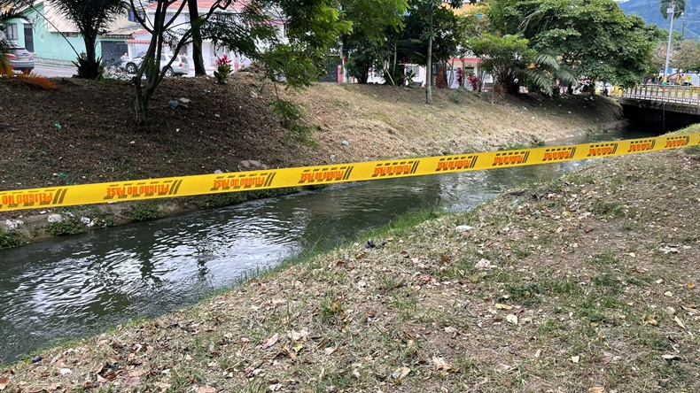 Hallan cuerpo sin vida de una mujer en canal de Ibagué Hallan cuerpo sin vida de una mujer en canal de Ibagué
