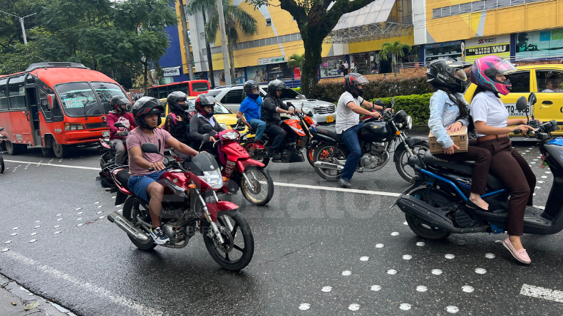 Prohíben circulación de motos con parrillero y decretan ley seca Prohíben circulación de motos con parrillero y decretan ley seca