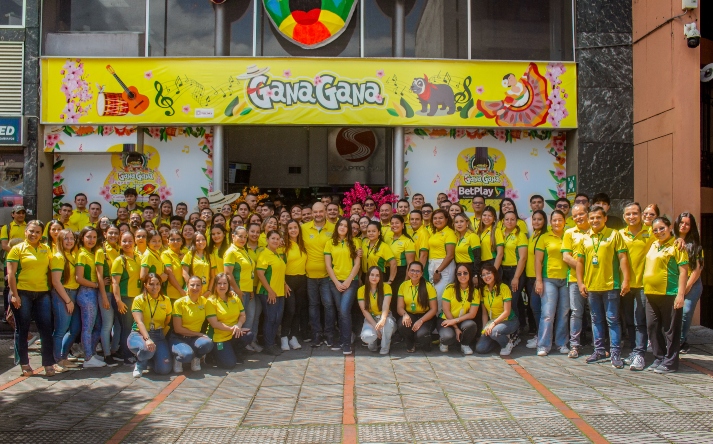 La emotiva despedida a Alejandro Tamayo, gerente general de GanaGana La emotiva despedida a Alejandro Tamayo, gerente general de GanaGana