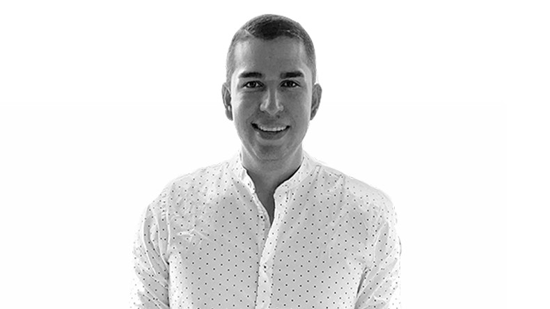 Profesor Súper O, salve usted a Rosmery Martínez