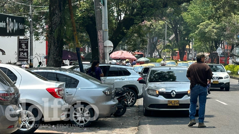 Peatones en peligro por andenes invadidos: Ibagué sin autoridad