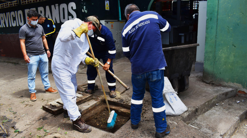 Inició reparación de alcantarillado en la Plaza de El Jardín