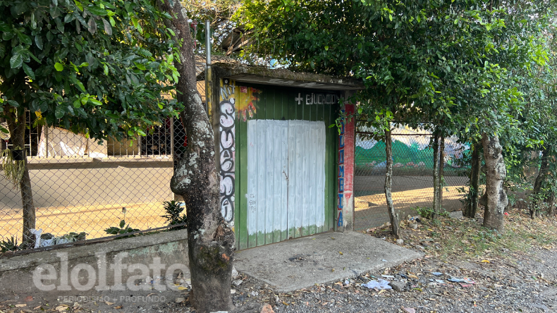 Denuncian consumo de drogas frente a un colegio en el barrio Villa Marín