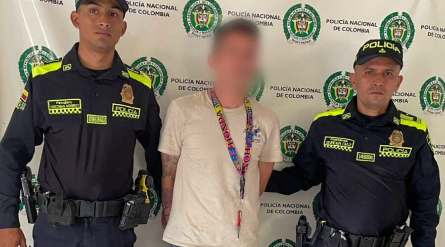 Hombre fue capturado por agredir a una mujer en la Arboleda Campestre Hombre fue capturado por agredir a una mujer en la Arboleda Campestre