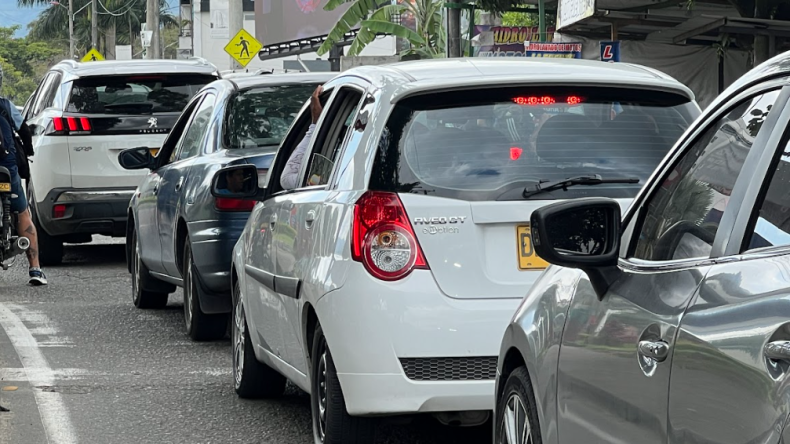 Gobierno echa para atrás ley que podría multar a conductores de Uber y Didi