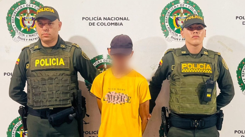 Capturan a hombre mientras robaba con cuchillo en el Parque Galarza Capturan a hombre mientras robaba con cuchillo en el Parque Galarza