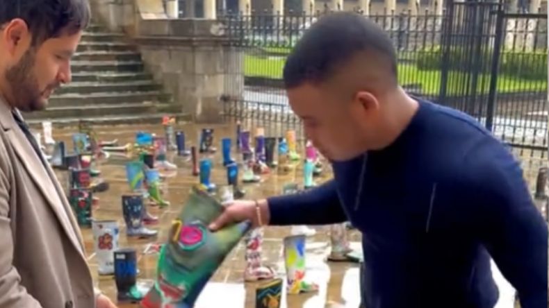 Polémica por video de Polo Polo tirando botas de las víctimas de falsos positivos de Soacha Polémica por video de Polo Polo tirando botas de las víctimas de falsos positivos de Soacha