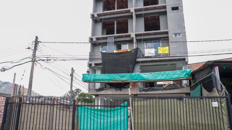 Cerraron una obra en el barrio Jordán Séptima etapa por falta de permisos