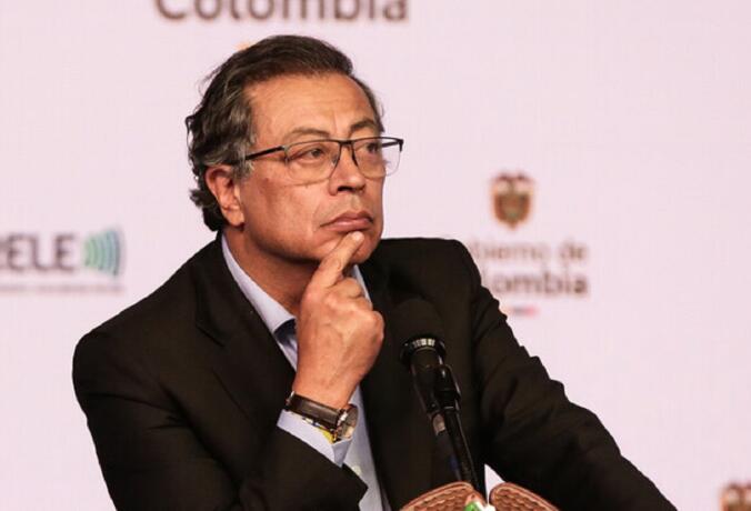Petro promete ayudas a colombianos que regresen de EE.UU. Petro promete ayudas a colombianos que regresen de EE.UU.
