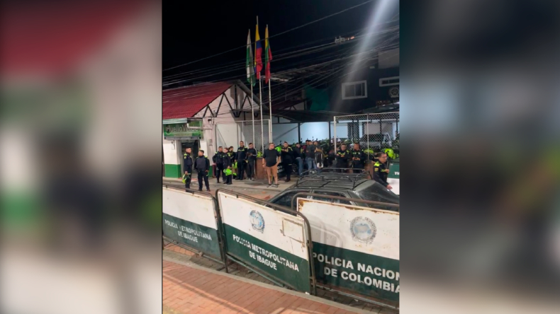 Disturbios por hallazgo de un cadáver dentro de la estación de Policía de El Salado Disturbios por hallazgo de un cadáver dentro de la estación de Policía de El Salado