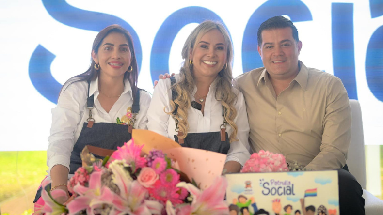 Con elogios y flores, Aranda despidió a Carolina Hurtado de su gabinete Con elogios y flores, Aranda despidió a Carolina Hurtado de su gabinete