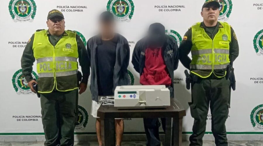Capturados en Ibagué tras robar máquina de diálisis y extorsionar a su propietario Capturados en Ibagué tras robar máquina de diálisis y extorsionar a su propietario