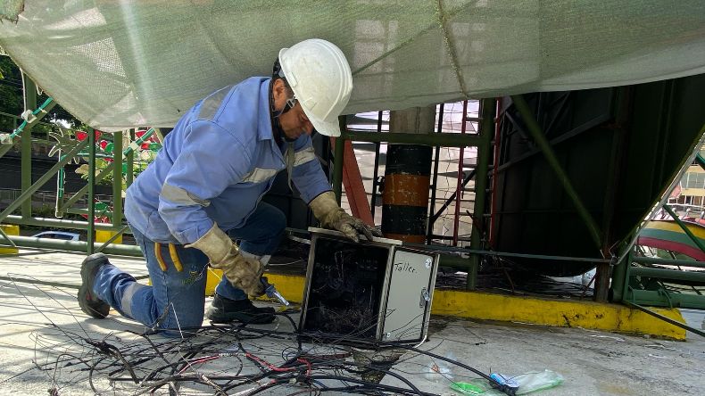 Autoridades investigan actos vandálicos contra el monumento de la guitarra en Ibagué Autoridades investigan actos vandálicos contra el monumento de la guitarra en Ibagué