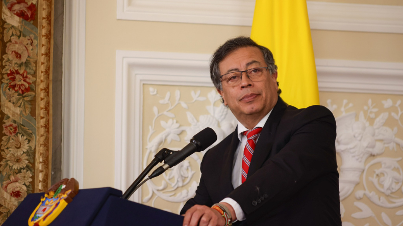 Petro denuncia plan para atacar el avión presidencial con misiles Petro denuncia plan para atacar el avión presidencial con misiles
